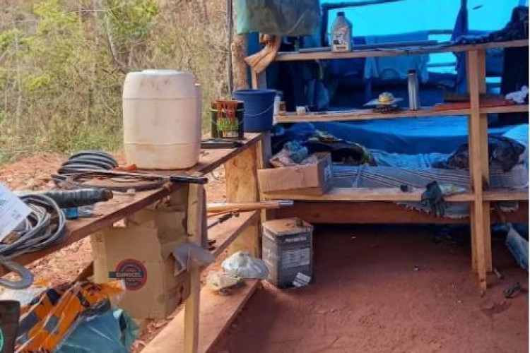Dois homens são resgatados em MT trabalhando em situação análoga à escravidão