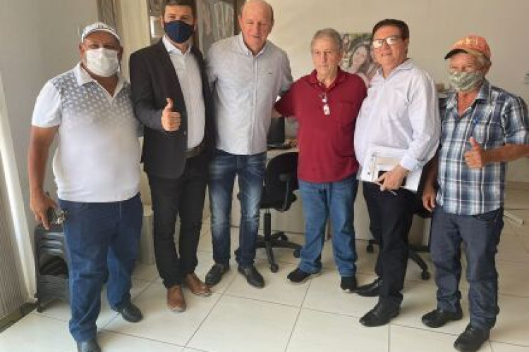 Dr. Gimenez comemora investimentos federais em municípios da região oeste