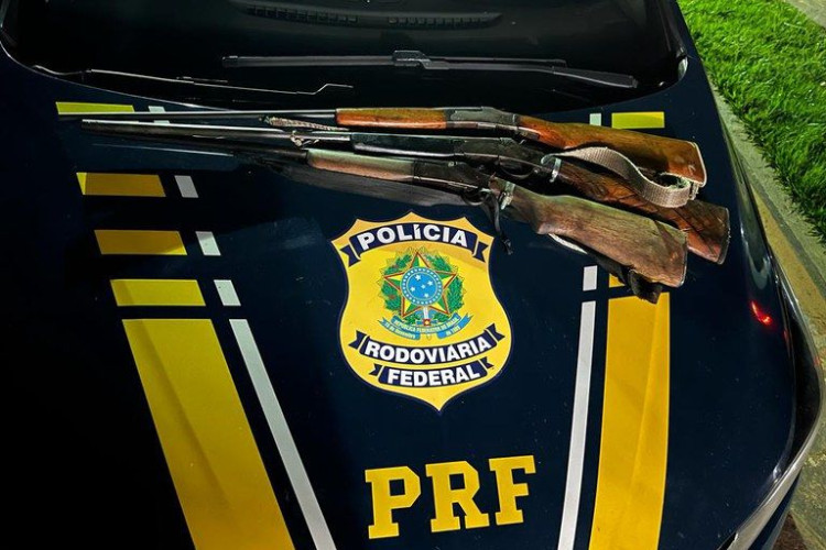Em Comodoro/MT, PRF apreende armamentos em veículo
