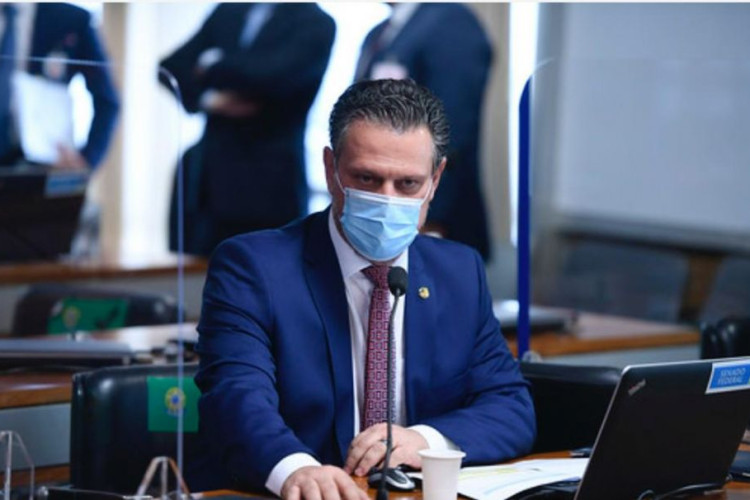 Fávaro defende mudanças na Petrobras por redução no preço dos combustíveis