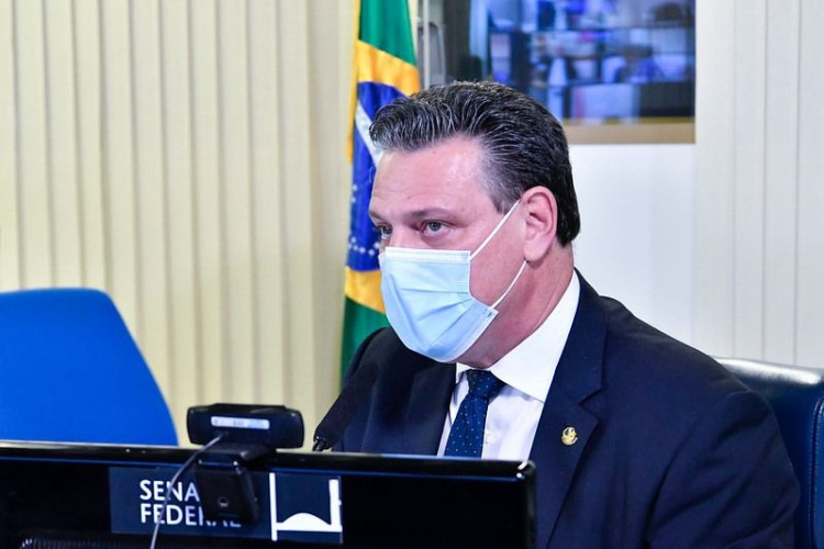 Fávaro pede que projeto que autoriza aviação agrícola contra incêndios seja votado na Câmara