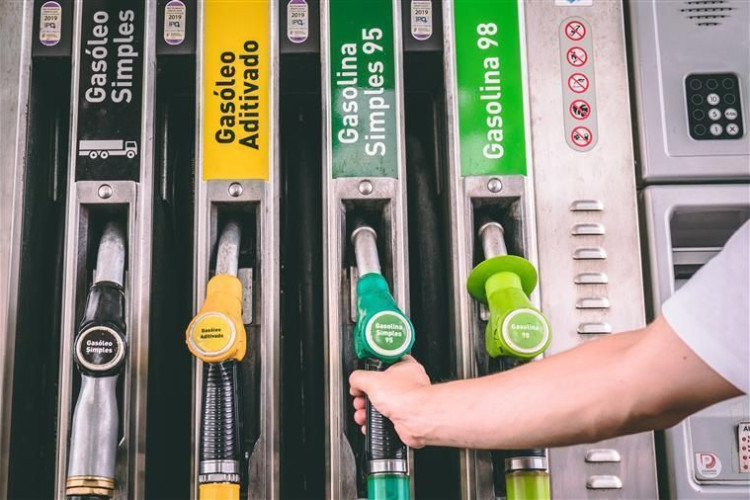 Federação teme falta de combustíveis no país após Petrobrás comunicar demanda atípica
