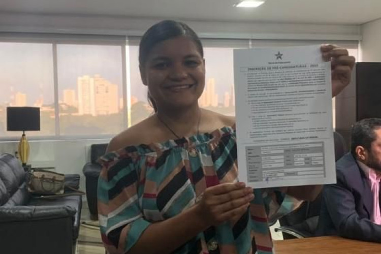 Filiada ao PT, Tigresa promete lutar por legalização das profissionais do sexo