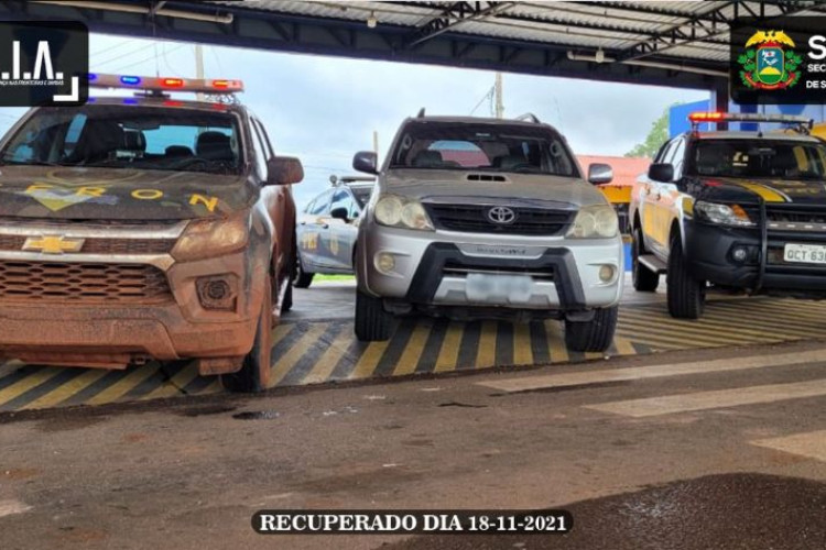 Forças de segurança recuperam caminhonete roubada em Pontes e Lacerda; condutor receberia R$ 2 mil para entregar o veículo em Vila Bela