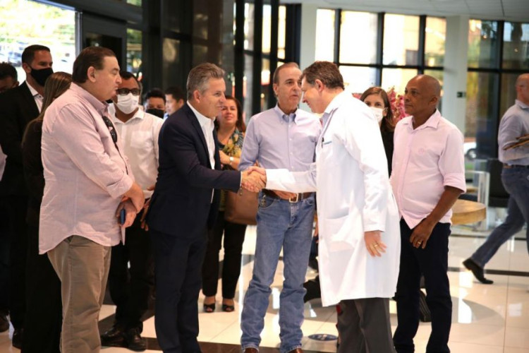 Governador faz parceria para construir Centro de Prevenção e Tratamento de Câncer em MT