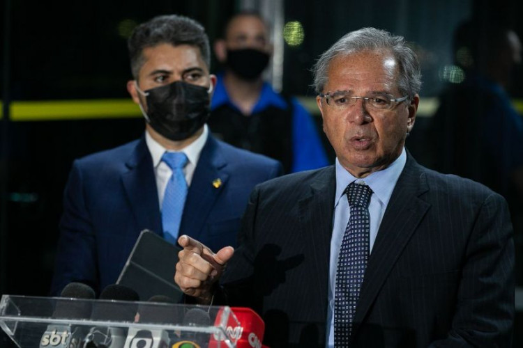 Guedes: auxílio será prorrogado por mais 2 meses e pode ser estendido