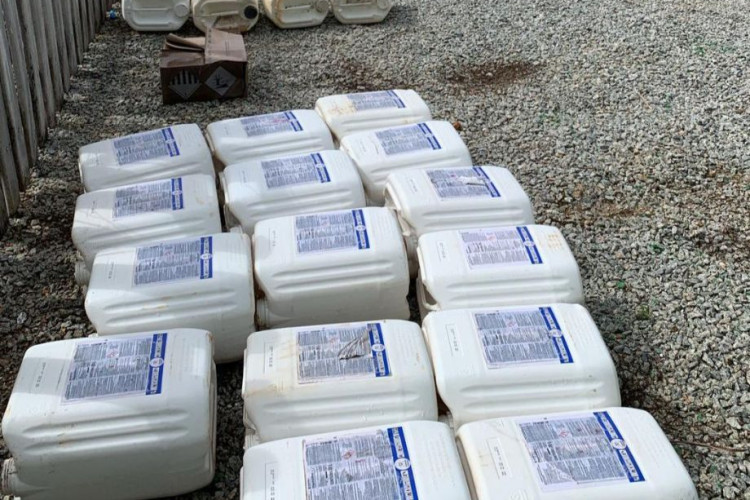 Indea e Polícia Civil apreendem embalagens de agrotóxicos em residência de MT