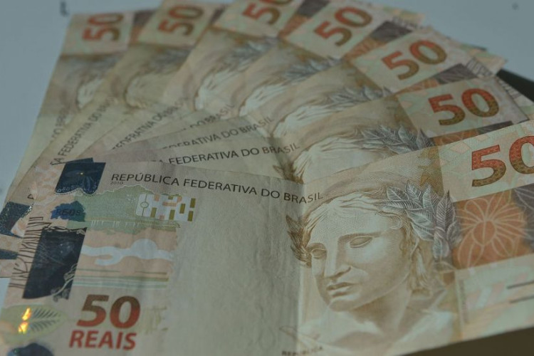 Inflação provoca alta de 14,2% na busca por crédito, aponta Serasa