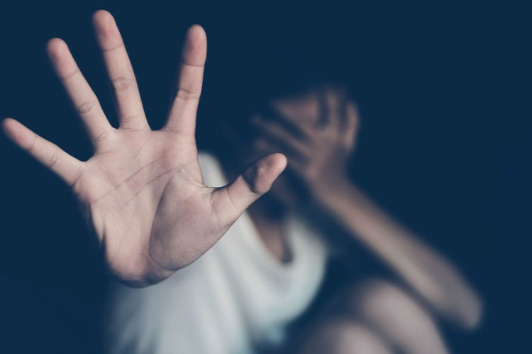 Justiça condena pedreiro a 52 anos de prisão por estuprar e matar mulher e também abusar da filha dela