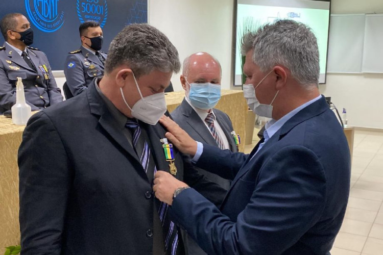 MÉRITO DA SEGURANÇA: Deputado Moretto é homenageado por contribuir para o fortalecimento da segurança em MT