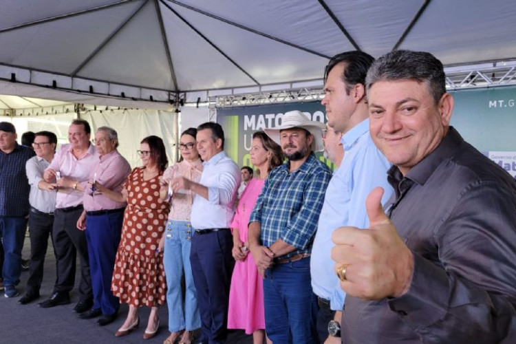 Moretto entrega veículos e equipamentos para municípios da região oeste de Mato Grosso