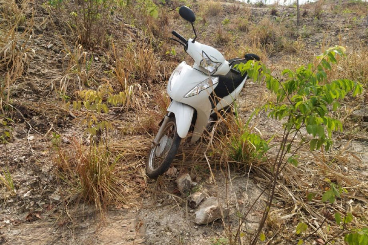 Moto furtada é recuperada pela Polícia Militar em Pontes e Lacerda