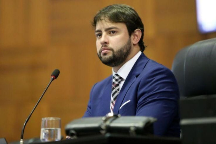 MP pede que PF investigue deputado por fake news