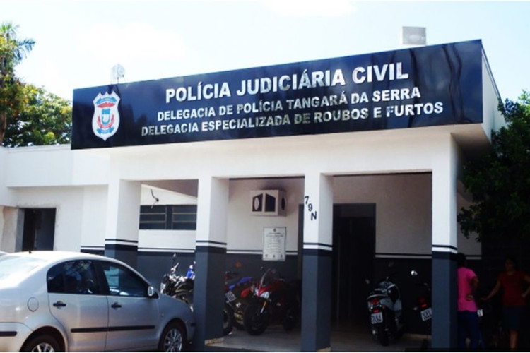 Mulher é presa após atear fogo no marido que conseguiu dirigir com o corpo em chamas até hospital em MT