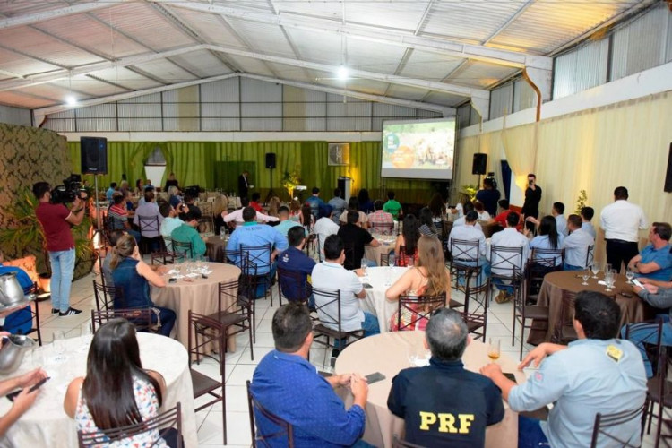 Oeste Rural Show começa nesta quarta com análise do cenário político e econômico para produtores