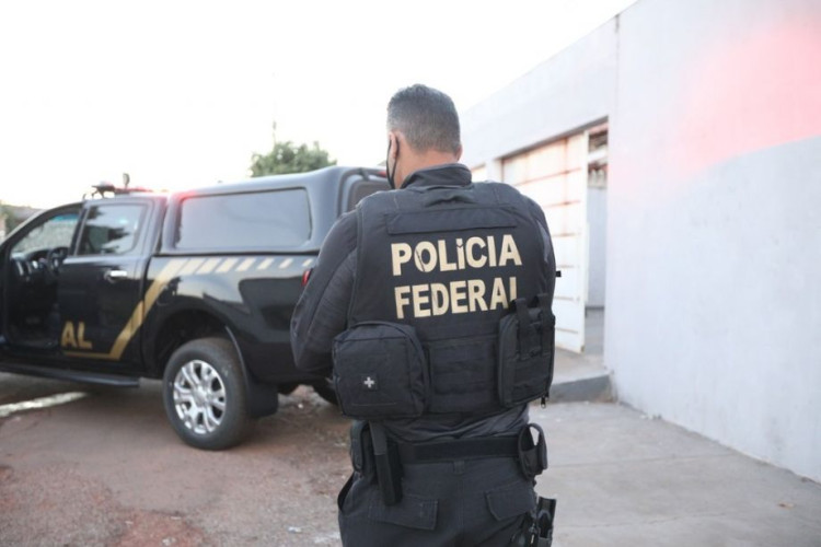 Operação da PF contra o tráfico apreende vários maços de dinheiro em Pontes e Lacerda e outros municípios de MT