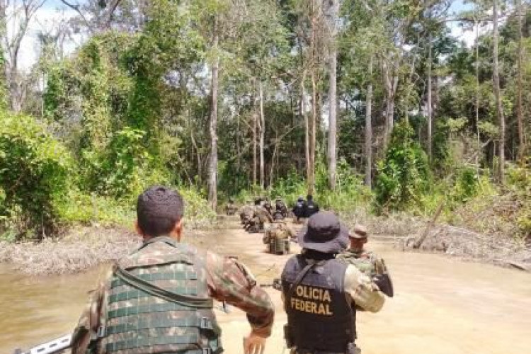 Operação desocupa garimpo ilegal do Sararé e PF acha maquinário enterrado