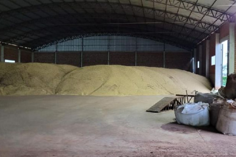PM prende quadrilha por receptação e recupera carga com 1,6 mil toneladas de produtos agrícolas