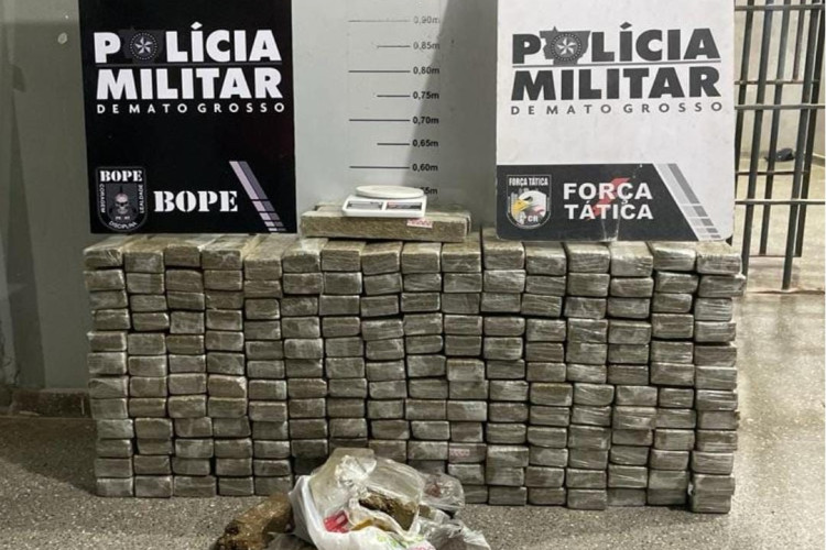 PM prende quatro suspeitos de tráfico e apreende 150 kg de maconha