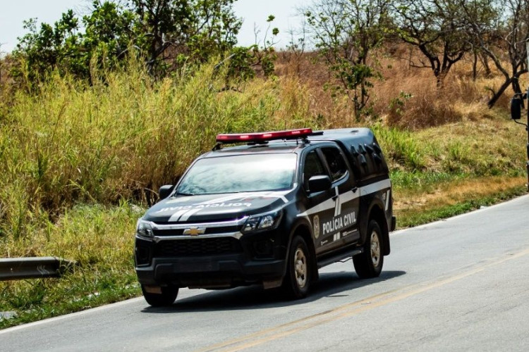 Polícia Civil cumpre 104 ordens judiciais contra lideranças e membros de organização criminosa em 22 cidades de MT