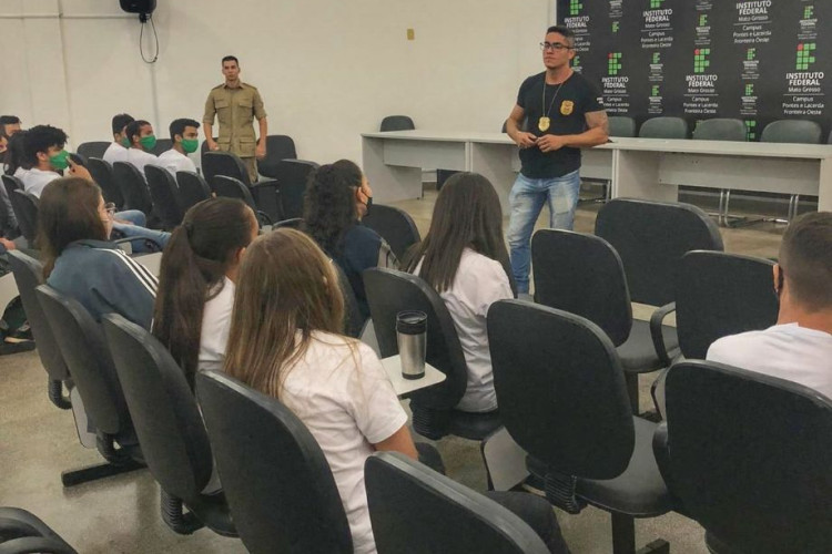 Polícia Civil participa de campanha de trânsito em Pontes e Lacerda