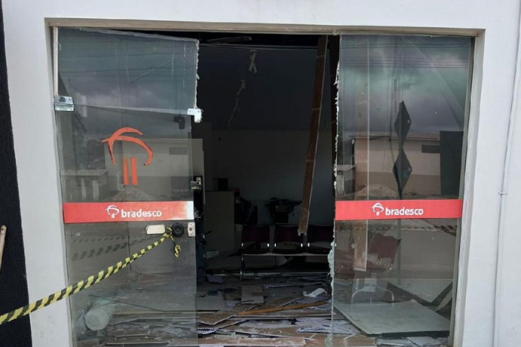 Polícia Civil prende três suspeitos de armar bombas caseiras para explodir caixa eletrônico em Nova Lacerda