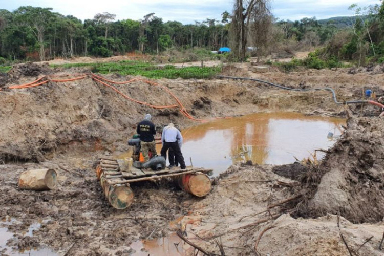 Polícia Federal deflagra operação contra comércio ilegal de ouro em Pontes e Lacerda