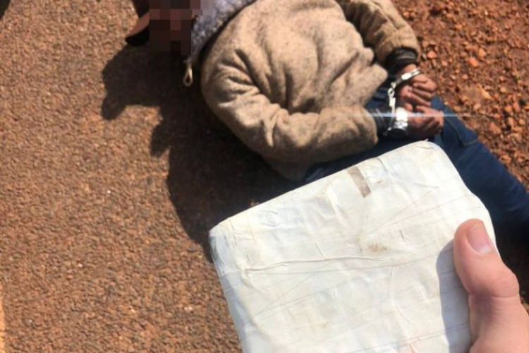 Polícia Prende homem com droga amarrada na cintura em Pontes e Lacerda