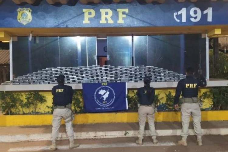 Polícia Rodoviária apreende 195 kg de cocaína dentro de carreta na BR-070
