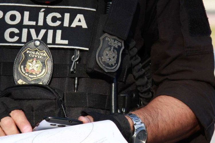 Policiais civis recuperam pickup roubada e prendem dois por tráfico e receptação