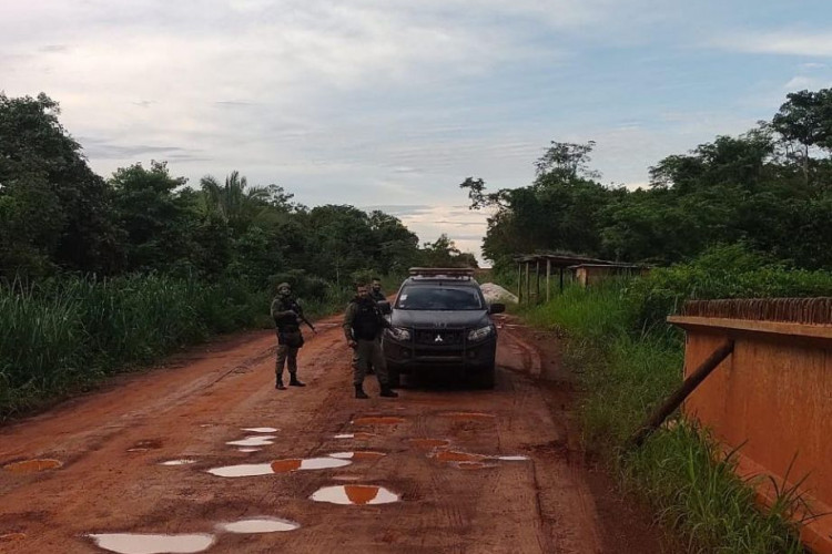 Policiais penais recapturam três fugitivos da Penitenciária de MT