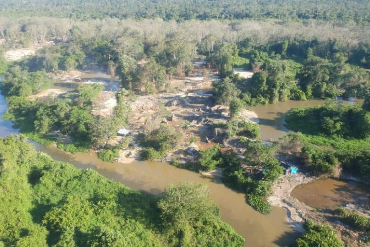 Pontes e Lacerda: Operação desocupa garimpo de ouro ilegal em terra indígena e bloqueia acessos