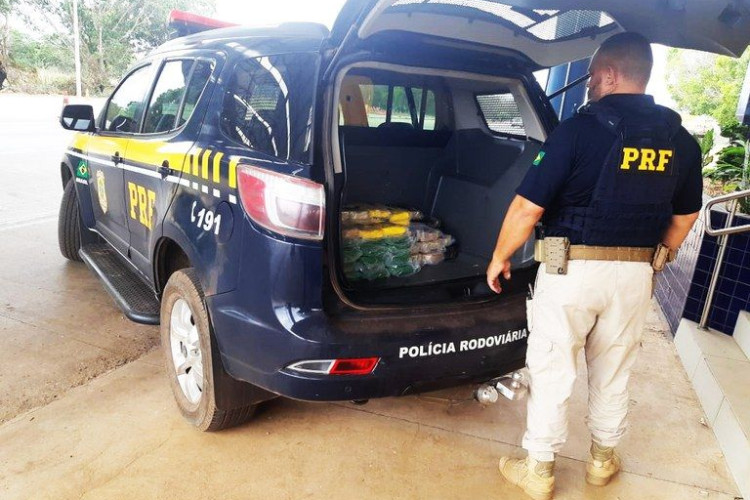 PRF apreende cocaína que estava misturada em carga de farinha de mandioca em MT