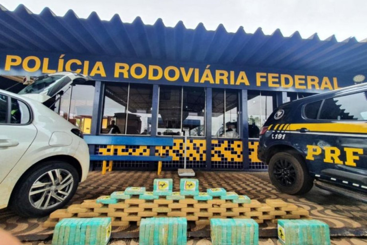 PRF apreende mais de 100 kg de entorpecentes em duas rodovias em MT