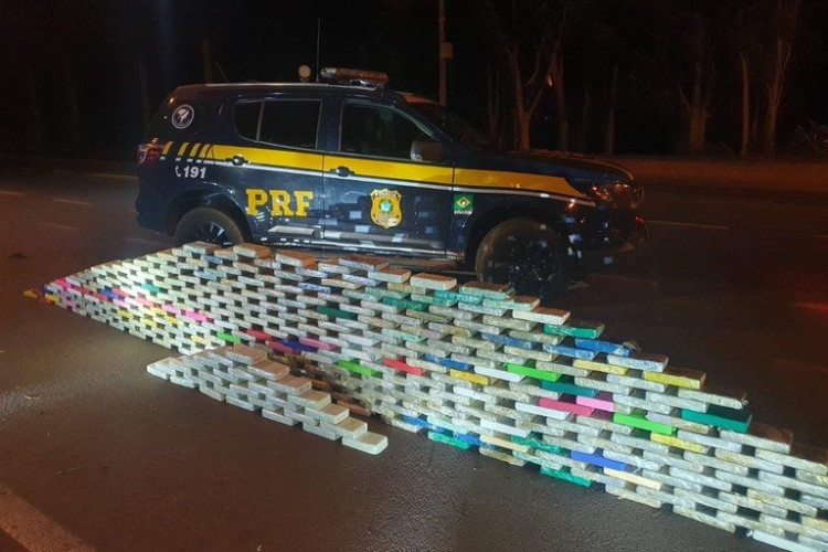 PRF apreende mais de 350 kg de drogas em MT