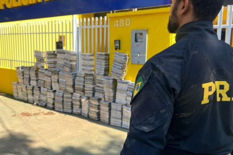 PRF apreende mais de 400 quilos de cocaína em MT