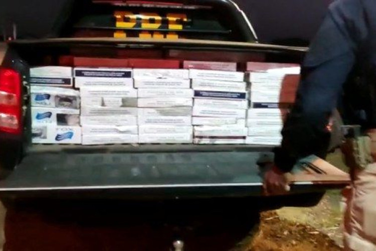 PRF em Mato Grosso apreende veículo transportando 10.920 maços de cigarros contrabandeados