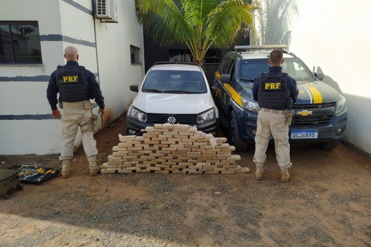 PRF em Nova Mutum/MT apreende mais de 104 Kg de cocaína