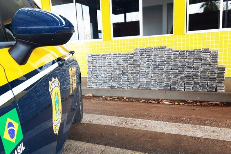 Quase meia tonelada de cocaína é apreendida pela PRF em caminhão que teria saído de Pontes e Lacerda