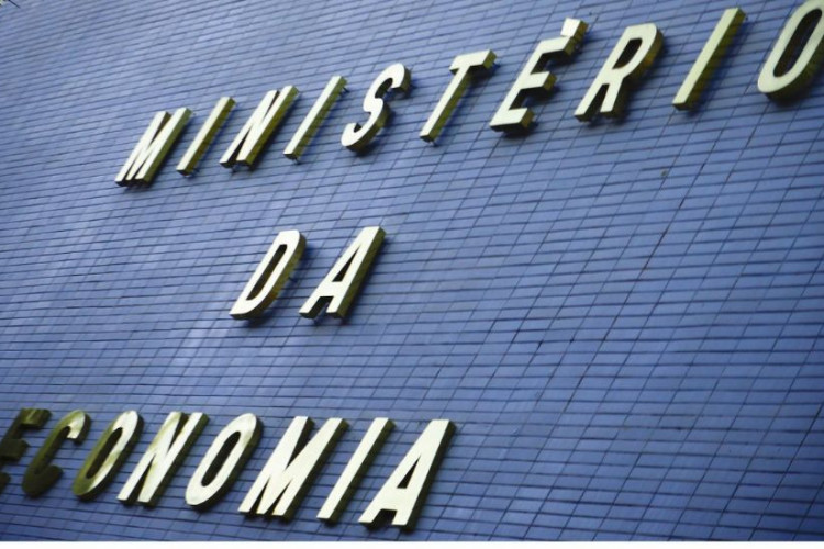 Recadastramento de aposentados é suspenso até 30 de junho