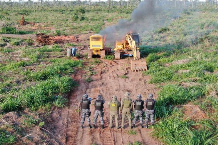 Sema e Força Tática apreendem oito tratores em operação no Norte de Mato Grosso