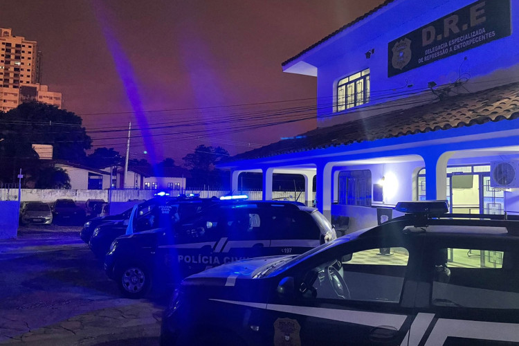 Terceira fase de operação contra traficantes de drogas sintéticas cumpre 151 ordens judiciais em MT e no PR