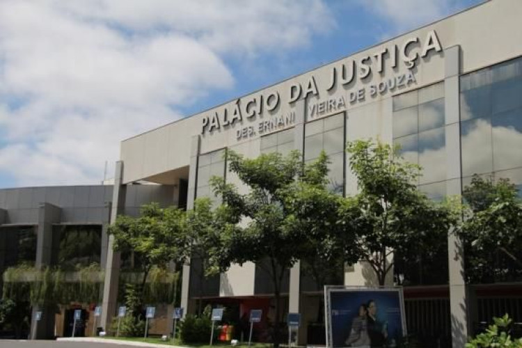 TJ proíbe Governo de cobrar imposto sobre energia solar em MT