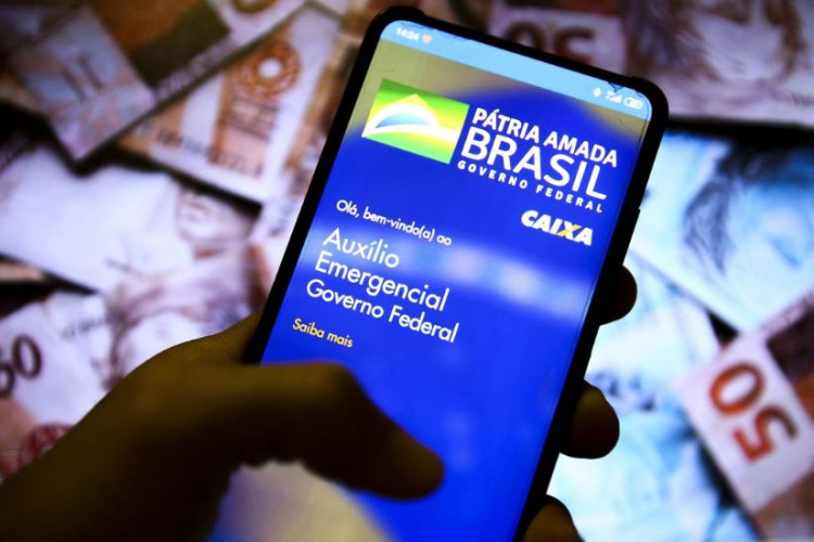 Trabalhadores nascidos em novembro podem sacar auxílio emergencial