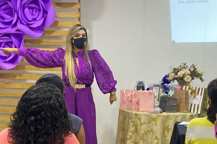 Vítimas de violência doméstica participam de encontro na Delegacia de Cáceres