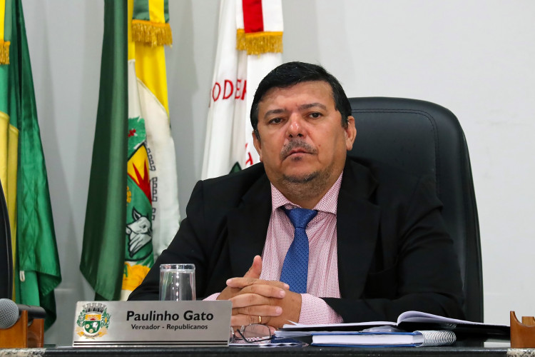 Presidente da Câmara de Araputanga, Paulinho Gato, indica investimentos em campos de futebol e melhorias para a prática esportiva 