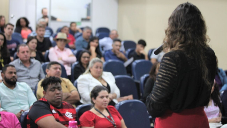 Vereadores participam de ciclo de palestras realizado pela UCMMAT em Cuiabá